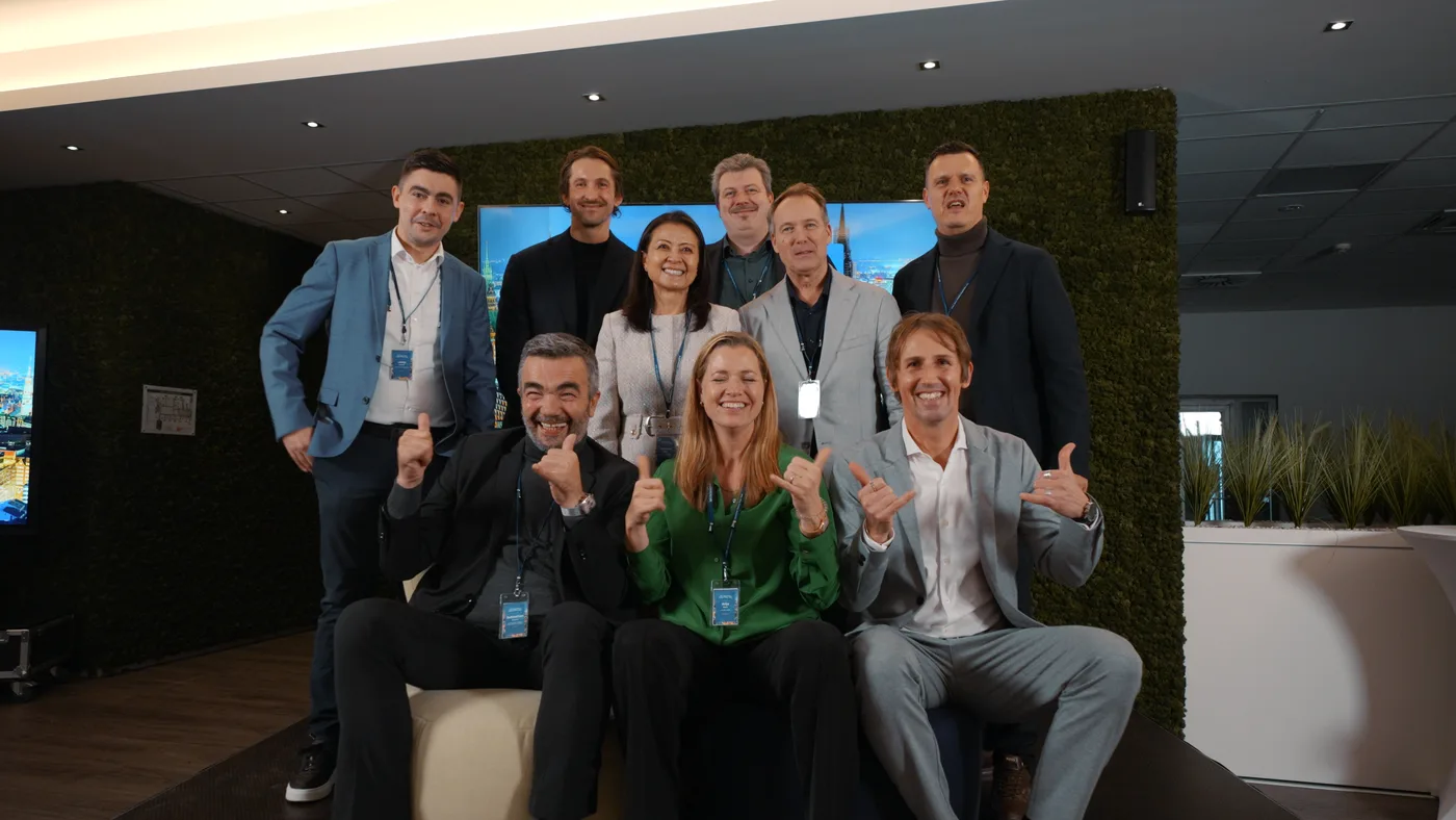 Gruppenfoto beim Business-Event – SINISTAR MEDIA Netzwerk